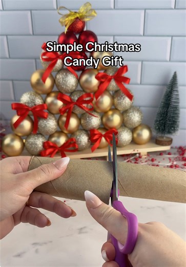 A simple candy gift that looks way more special than it is 🎁 #christmasgiftideas #holidaygifts #candygift #christmas2025