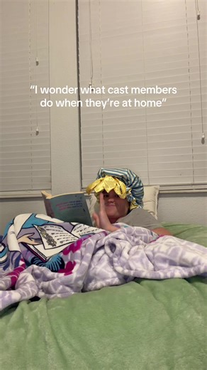 Don’t mind me just in my bean bag reading😋✨ #princesslife #booktok #castmember #disneytok #disneycontent