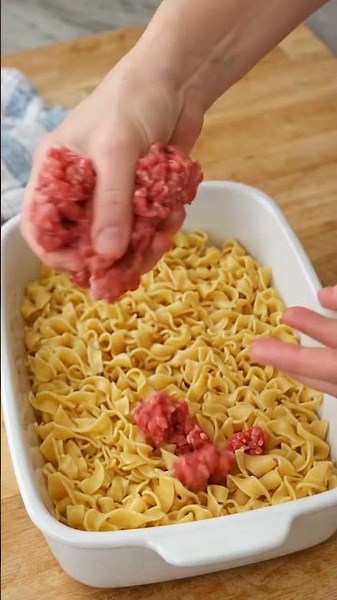 Beef & Egg Noodle Casserole 🍝🥩