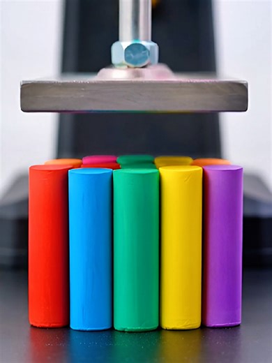 pressing colour full chall in hydraulic machine! #fyp #asmr #satisfying #fypシ゚viral #viralvideo @Cristiano Ronaldo @Crissa Jackson