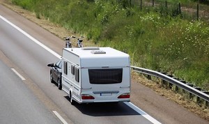 RAC shares their guide to towing a caravan