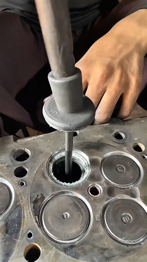 The Smartest Way to Seal Engine Valves! Hand Valve Lapping #shorts #viral #automobile