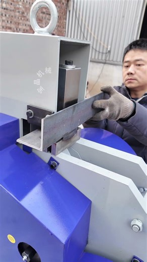 Ironworker punching and shearing machine #ironworking #machinery #cutting #punching tools