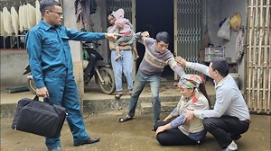 33K views · 407 reactions | After many days of wandering, Tien returned to her ex husband's house to visit her child | Tampil Beda | Facebook