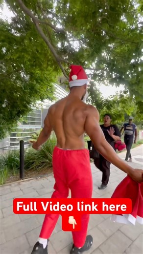 Bodybuilder in public people reaction #reels #fyp #foryou #trending