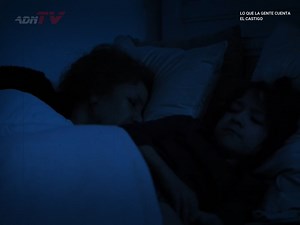 Martin y Pablito (11 años) son dos hermanos muy unidos, pero tambien muy diferentes entre si. Cuando Martin muere en extrañas circunstancias, Pablito jura que aun lo visita a traves de los espejos. | ADN TV