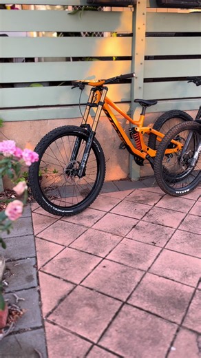 Clash $4.5k buy adl #fyp #commencalclash #scottgambler900tuned #viral #mtb @Rise Components @Rubber Side Down @Marley💛 @Saisha