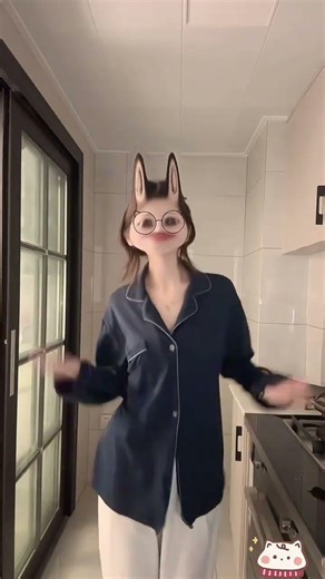 Impressive Costume Transformation: Unbelievable Change
