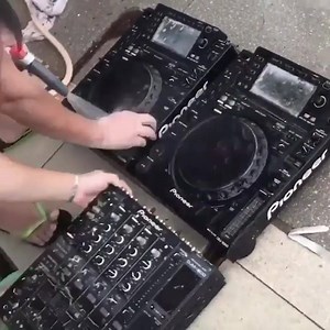 84K views · 212 reactions | This hurts to watch...  | UKF Dubstep | Facebook