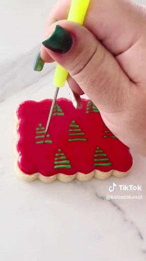 Christmas Cookie Decorating Techniques with Royal Icing