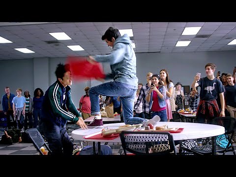 Las mejores escenas del instituto de Cobra Kai – Temporada 1 🌀 4K
