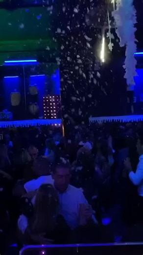 ❄ A RIVER PARTY apresenta uma FESTA onde a TEMPERATURA vai desceeeeerrrrrrr❄❄❄ ☃ River SNOW Party ❄ Sábado 10 Janeiro no BARRIO LATINO ☃ ❄❄❄ Será que vai nevar nesta GRANDE FESTA⁉️⁉️⁉️ 🎶 Na música: Dj Banderas & Dj Tavas 🎶 👗👔 Dress Code: Elegante 👗👔 💵 Entrada: 10€ até à 1h | 12€ depois da 1h (Oferta de 8€ consumíveis) 💵 📍BARRIO LATINO | Rua Cintura do Porto de Lisboa, estação de comboios de Santos📍 | River Party