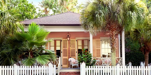 This 100-Year-Old Pink Cottage On The Mississippi Gulf Coast Is The Ultimate Beach Hideaway