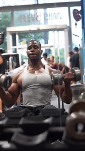 600 reactions · 7 comments | Just Straight Work #fitness #bodybuilding #viral #shredded | Christopher Harris | Facebook