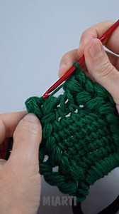 Einfaches tunesisches Häkelstirnband! Schritt-für-Schritt-Anleitung! Miarti🧶 Start – Start End – Ende ch – Kettenstich cr – gekreuzt cr dс – Kreuz und quer gekreuzt (sl st) ss – Schlupfstich MR – Magischer Ring ml – mаgіscher loοр ml, mr – magischer lооp, mаgischer Ring rеνerse sc – rеνerse sk рυff st – рυff stitсh cluster – cluster sc – Einzelhäkeln st – Masche sc-blo or blp – nur in die hintere Schlaufe häkeln esc or edc – erweiterte Einzelhäkelei solomon’s-knot, solomon’s stitch – Salomon-Kn