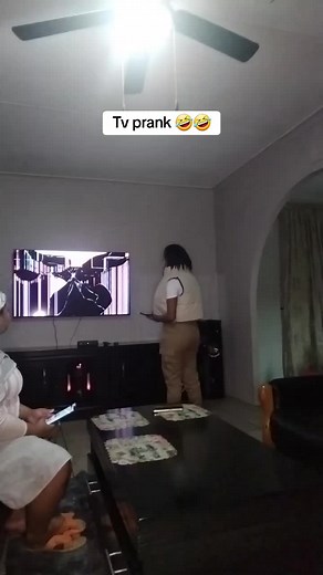 lmao these pranks are going to kill our parents🤣🤣🤣🤣#tvprank😂😂🤣🤣 #siblings@❤Sduduzile❤ @Nomahlubi68