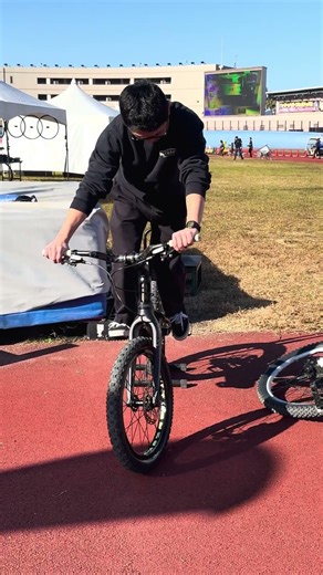 絶対に誰でもできるスタンディングを店長が披露/Techniques that anyone can use🤣#shorts