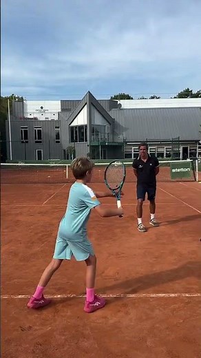 Forehand stroke advanced training, focusing on body rotation and non-racket handAdvanced