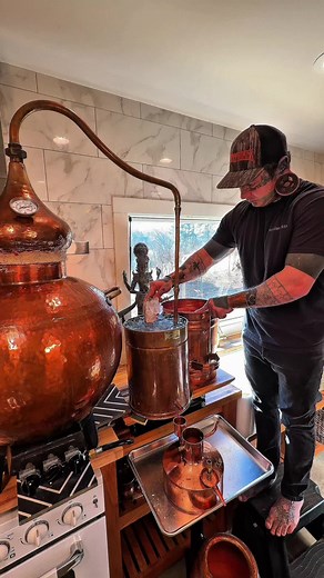 The Art of Distilling Frankincense with Precision