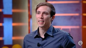 537K views · 6.9K reactions | Antonio riesce a rispondere alle insidiose domande di Chef Barbieri. Daiana porta una norma "fuori dalla norma". Riusciranno gli aspiranti chef a convincere i giudici e ad entrare così nella Masterclass? #MasterChefIt | MasterChef Italia | Facebook