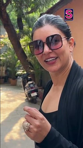 Sushmita Sen Wins Hearts With Warm Smile, Sweet Compliments for Media | Bollywood | N18S