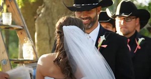 Bride Joins Cowboy At Altar, But Everyone Stares In Amazement At Her From The Waist Down