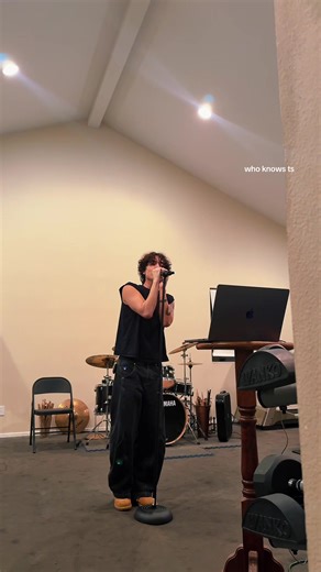 Mom Films Chase Atlantic's