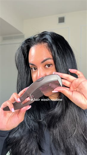 It’s hair oiling day 🫶🏽 #hairtok #hairgrowth #hairoil #hairoiling #longhair