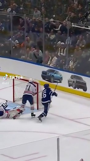 Marner’s magic mitts 🧤✨ #NHL #hockey #MitchMarner