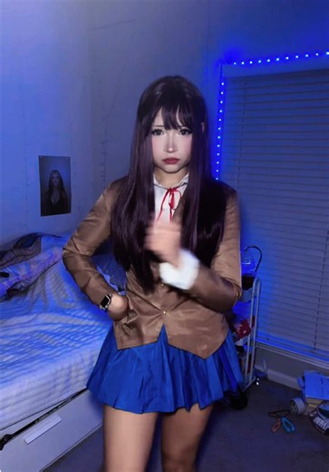 why is this lighting so ominous // DC @twitch.tv/upminaa #yuricosplay #ddlccosplay #ddlcyuri #dokidokilitteratureclub #dokidokiliteratureclubyuri