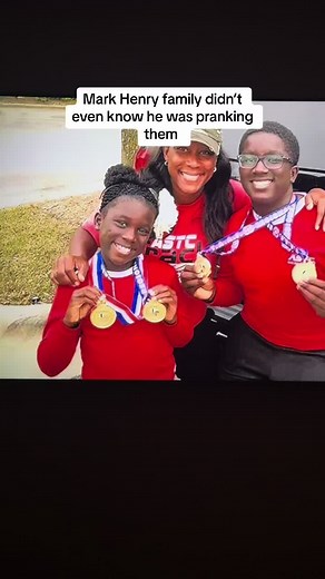 Mark Henry Retirement Speech Highlights Emotional WWE Moment