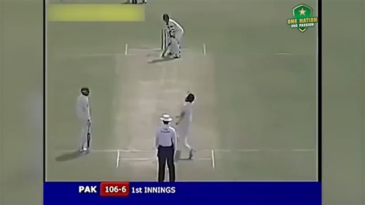🗓️ #OnThisDay in 2006, Pakistan recovered from 39-6 to post 245 in their first innings of the Karachi Test against India. Pakistan managed to win the game by 341 runs and the three-match series 1-0. Scorecard: https://pcb.com.pk/india-in-pakistan-200506/match/12627.html | Pakistan Cricket Team