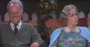 The Carol Burnett Show’s heartwarming ‘Old Folks’ anniversary skit