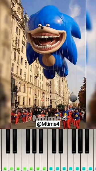 Gugu Gaga Balloon Takes Over The City Street! 🎈🏙️😱! Goo goo gaga ‪@Mtime4‬ - Piano Tutorial