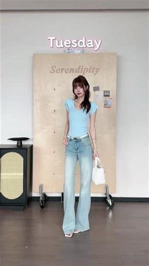 Master the Light Look: Styling Light Jeans for a Spring Vibe