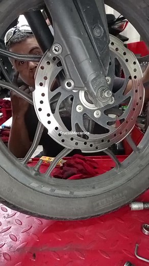 Cambio de Disco de Freno Delantero en Moto - Guía Completa