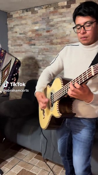 Bajo Quinto and Norteño Accordion Music Unleashed