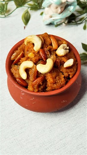 Makhandi Halwa Recipe | Rich Suji Milk Halwa | Indian Dessert Recipe #shorts #halwa #makhandihalwa