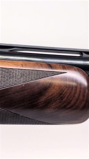 Taking a look at a Caesar Guerini Invictus VII Sporting 12GA! #caesarguerini #luxuryshotguns