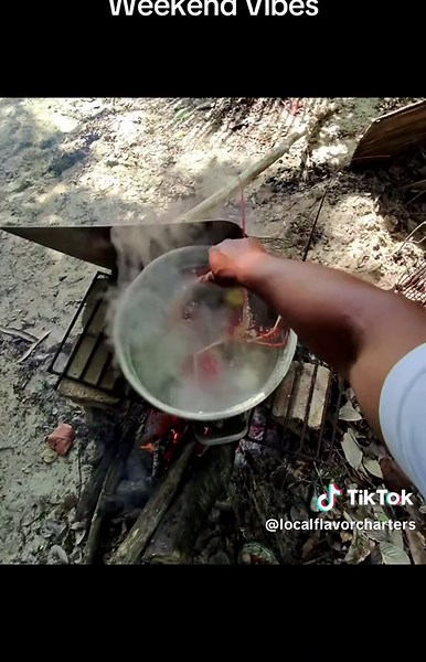 Fresh Food Rite Out De Sea #family #familytime #familyfun #fresh #lobster #seafood #kidsbelike #eatwithme # #beach #beachviibes #beachday #sandyshores #localflavorcharters #localflavorcharterkids