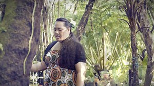 26K views · 379 reactions | Here's a beautiful Samoan love song for those who are currently missing their pele! You'd notice some of the clips in the video are from the movie "Toe fo'i le tama Savaii", enjoy! "Ua le mafai, ua le mafai ona ou moe i lo'u fia vaai atu ia oe, ma na o loimata i lo'u moega i po uma i lo'u misia o oe, honey, fea ea oe?" Song: Fea Ea Oe Artists: Ta'i Logoipule & Tonya Tuigamala Album: Eleele O Le Saolotoga. Credit: A.L Productionz | We Are Samoa | Facebook
