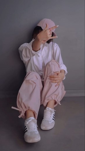 84K views · 38K reactions | Best pose ideas  Video by @janagraphy.ir . . . #photography #reels #mobilephotography #photoideas #reelsinstagram #creativephotography #fixthephoto #photographer #creative #posestips #poses #posingforthecamera #posingpractice #posebetter #poseideas | mobilephotographyfan | Facebook