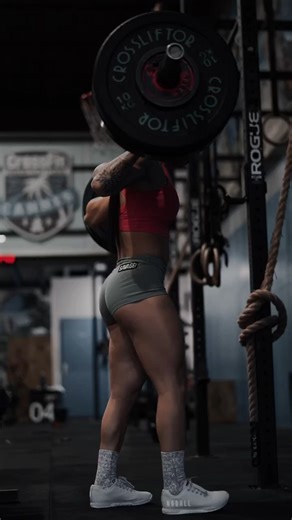 12K views · 409 reactions | Challenge yourself  motives toi et essaye de faire mieux un peu plus à chaque fois. Barbell split squat 70kg Front rack cyclist squat Weighted pistol squat on box Prends ces 3 exos et ajoute les dans tes séances pour devenir plus fort,te renforcer et passer aussi tes premiers pistols squats. Ton programme sur on_program  lien en bio ! #legday #body #bodybuilding #legworkouts #squat #fitness #motivation | Ornella Nicolosi | Facebook