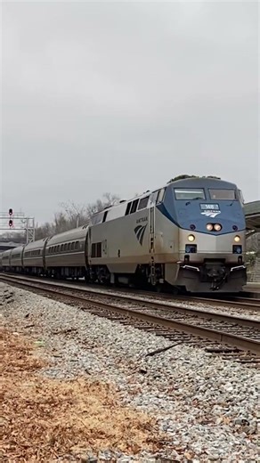 Amtrak PO89 stopping at the Fayetteville station