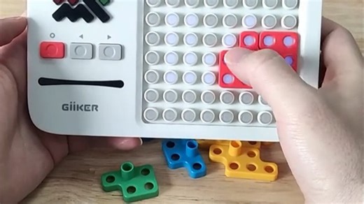 这款ThinkFun Logic Zoo拼图玩具（型号：TFT7821）适合5-8岁儿童，通过动物配对挑战提升专注力和逻辑思维。我家孩子每天放学后玩30分钟，现