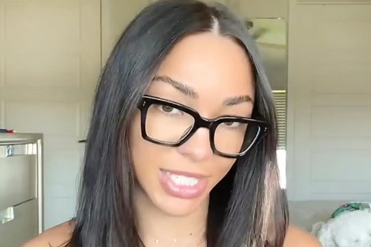 Bottle girl reveals how much money she makes on the job