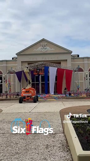 We’re ready for the Coca-Cola July 4th Celebration kicking off today! Are you? #mysixflags #sixflagsstlouis #July4 🇺🇸🎢🎆