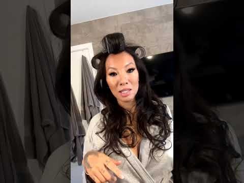 Asa Akira goes live! 💄