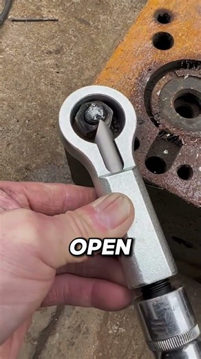 New simple tool! Hydraulic Nut Splitter! #shorts #tools #tooltips #toolitems