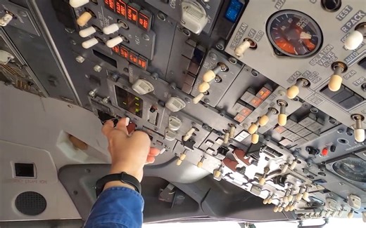 B737NG LEADING EDGE REACTIVATION TEST